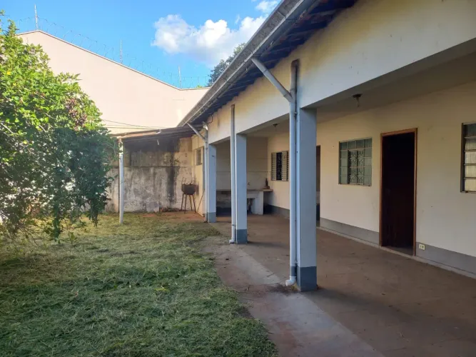 Casa à venda no Balneário Santo Antônio (Broa) em Itirapina.