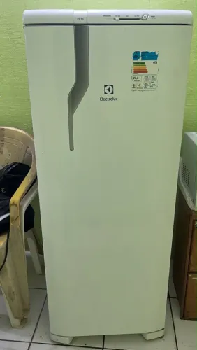 Geladeira semi nova