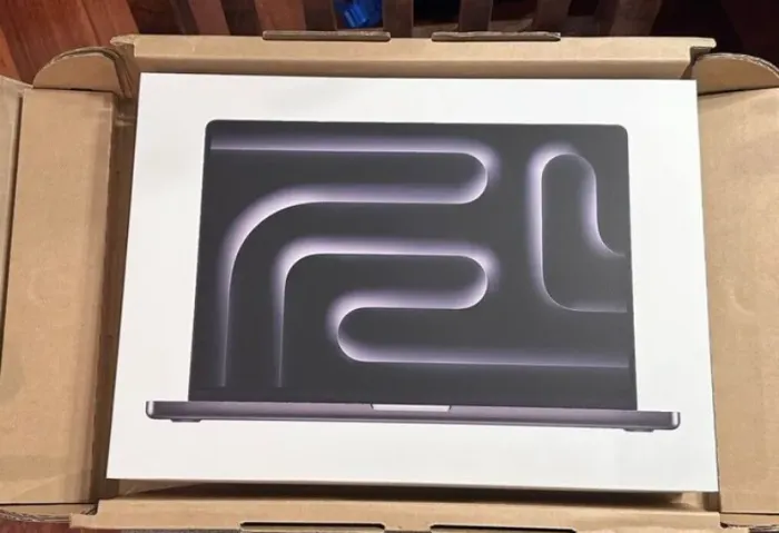 MacBook Pro 14.2 | 1TB SSD | 24GB|M5PRO
