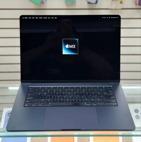 Macbook air 15 polegadas m3 16gb / 256gb saude da bateria 100% LOJA FÍSICA ( 16 / 256 )