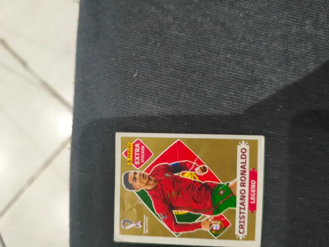 CR7 gold