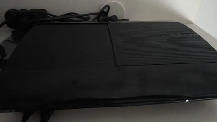 PlayStation 3 super slim desbloqueado