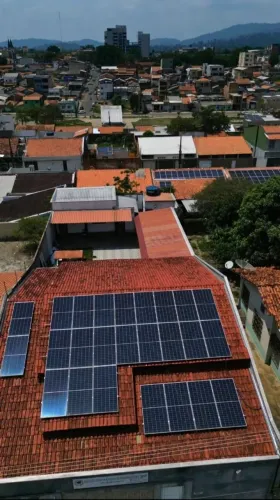 Casa médio/alto padrão na Chácara do Sol.