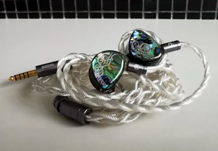 Juzear 61T: fone com baixo potente e som detalhado, excelente para música e jogos