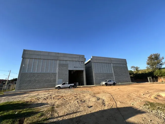 Galpão Industrial 750m² Green Valley: Infraestrutura Completa para sua Operação
