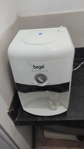 Vendo purificador de água begel Stille 127v água natural é gelada funciona perfeitamente.