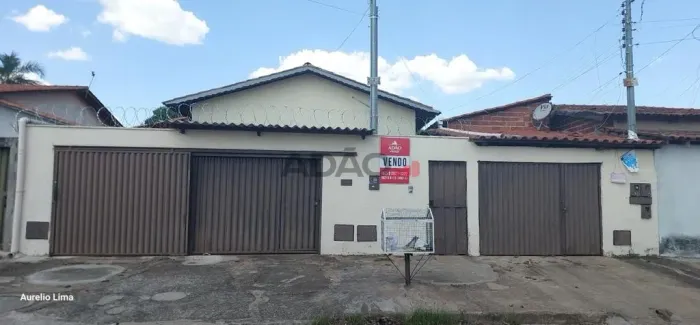 Casa de Rua com 4 barracões MS15975