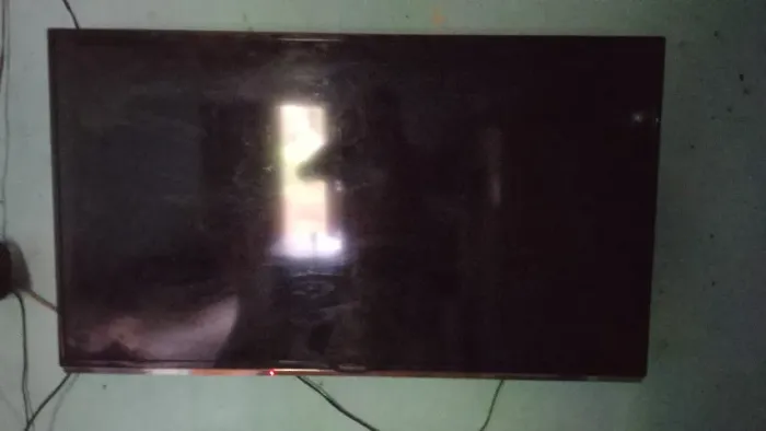Vende-se tv Panasonic esmart 40 polegada tem uma lista na tela maís não interfere em nada