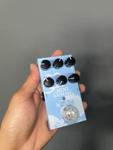 Pedal de Reverb MINI-UNIVERSE