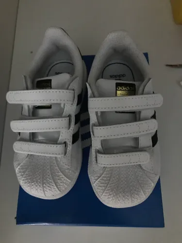 Tênis adidas infantil