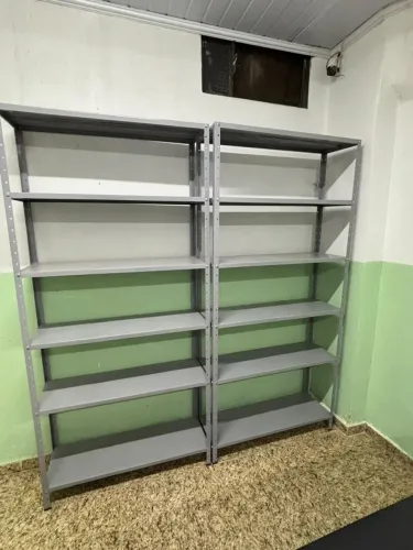 2 ESTANTES EM AÇO, CADA UMA TEM 6 PRATELEIRAS - NOVAS.