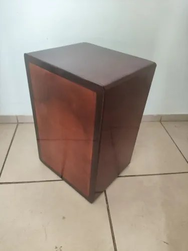 Cajón Carrum de Madeira Envernizado - Ótimo Estado