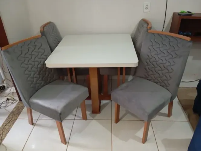mesa de jantar paula com 4 cadeiras