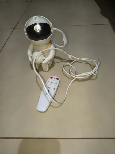 Robô luminária