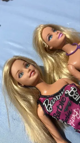 2 Barbies usadas
