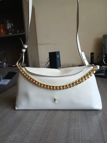BOLSA TIRACOLO COURO OFF-WHITW CORRENTE 370,00