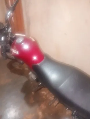 Vendo uma fan 125 em dias 6.800 incluindo transferência