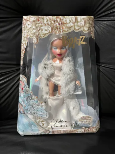 Boneca Bratz Holidayz Frosty Nightz Cloe Lacrada
