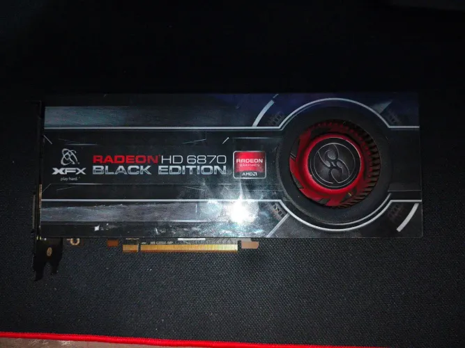 Placa de Vídeo XFX HD 6870 1Gb. Black Editions (SUCATA)