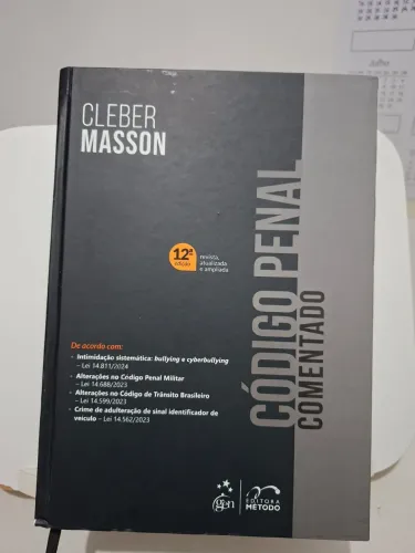 Livro de direito código penal comentado