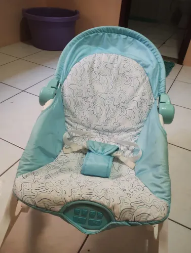 Cadeira de descanso e balanço infantil