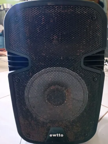 Caixa de som modelo wetto antigo