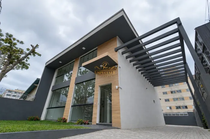 DESTAQUE NO ÁGUA VERDE! LOJA + SOBRELOJA NOVA | 280 M² | 18 VAGAS | 30 PLACAS SOLARES | VE