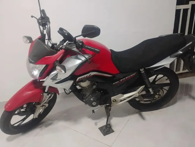 Cg Titan 160 muito nova
