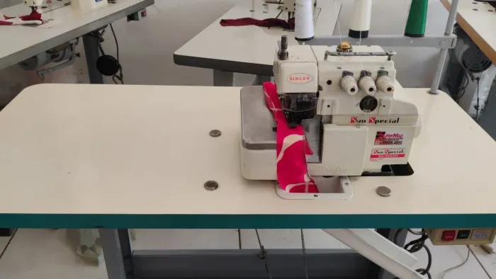 Máquina de costura Overloque Sun Special (Parcelo)