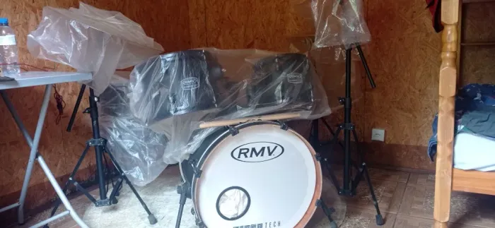 Bateria RMV FiberTech Silky Black com Kit de Pratos + Bag e Banco, SUPER NOVA!
