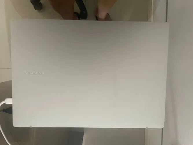 Nootbook galaxy book go