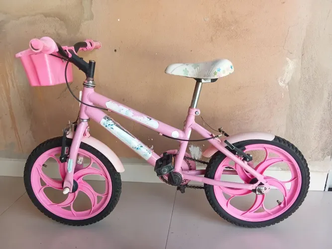 Bicicleta infatil + kit completo de segurança