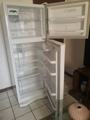 Geladeira Eletrolux DF51 Branca 220V