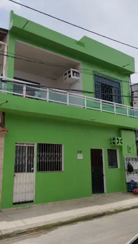 Casa no Coroado, 8 quartos, vendo barato, aceito troca