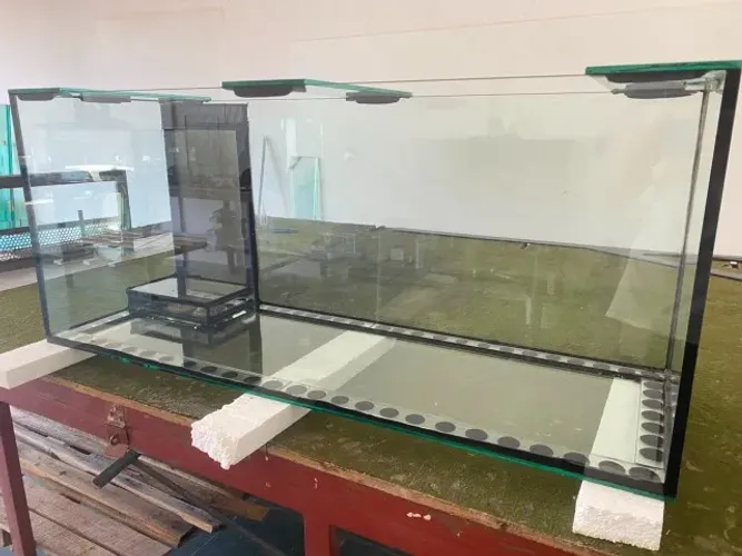Aquário Água Doce 240L com sistema de botas Novo