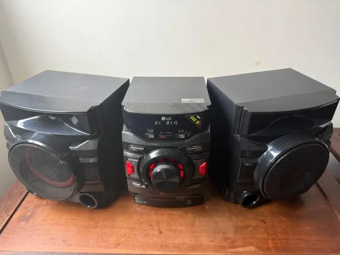 VENDO Mini Hi-Fi System LG Modelo: CM 4440