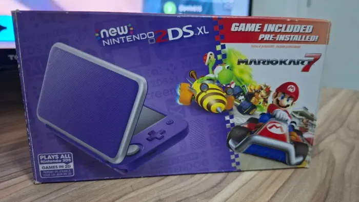 Nintendo New 2DS XL Edição Mario Kart 7 (CIB)