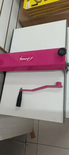 Máquina de corte e vinco