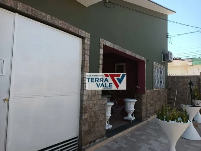 Casa com 4 dormitórios à venda, 214 m² por R$ 625.000,00 - Centro - Lorena/SP
