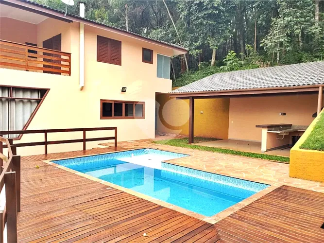 Condomínio com 7 quartos à venda ou para locação em Caraguatá - SP