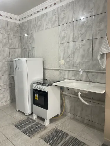 ALUGA-SE KITINET MOBILIADA(próximo da UFU).
