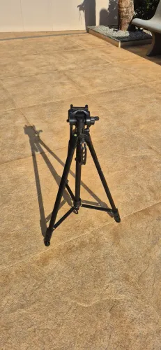 TRIPÉ PARA CAMERA FOTOGRAFICA E CELULAR 1,80M TOMATE MTG-3018<br>