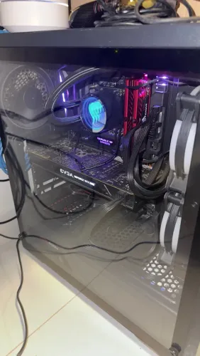 PC Gamer i7-7700K + GTX 1080 8GB + 16GB DDR4