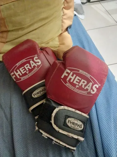Luva de Boxe, Fheras
