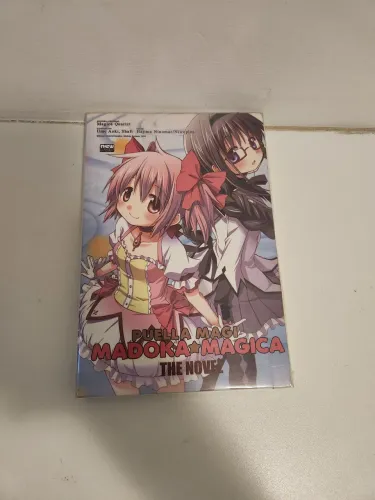 Puela Magi Madoka Magica - The novel (volume único)