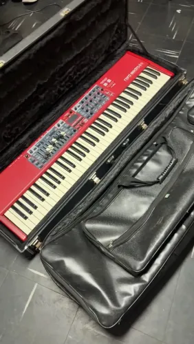 Teclado Nord Electro6D