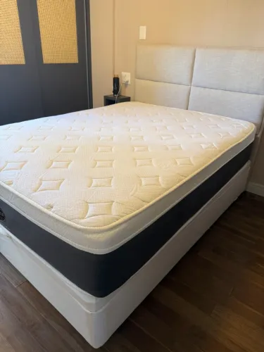 Cama casal normal + box bau + cabeceira