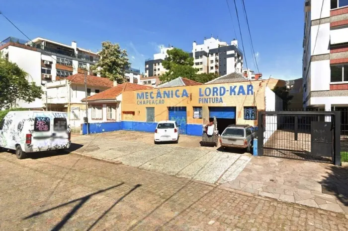 Terreno 15,40 x 55 no Menino Deus
