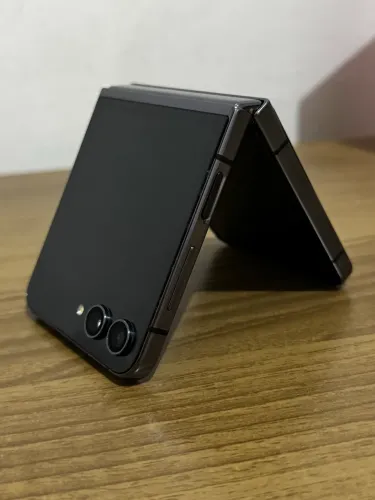 Samsung Z Flip5 512GB - Cinza