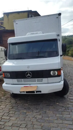 Caminhão 710 plus 2011 a venda